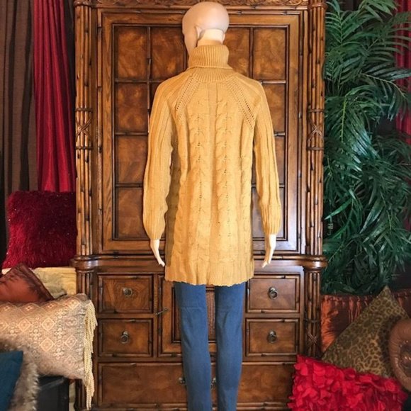 Cable Knit Hi Lo Turtleneck Sweater - Picture 5 of 12